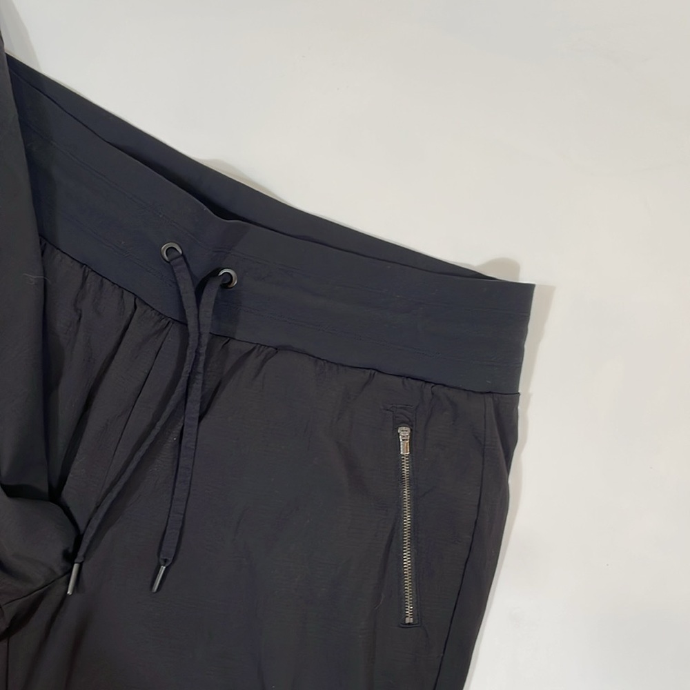 Athleta Trekkie North Jogger Size 18 Black EUC - Picture 8 of 15